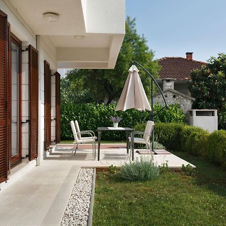 Apartment Marija - free parking Trogir Buitenkant foto