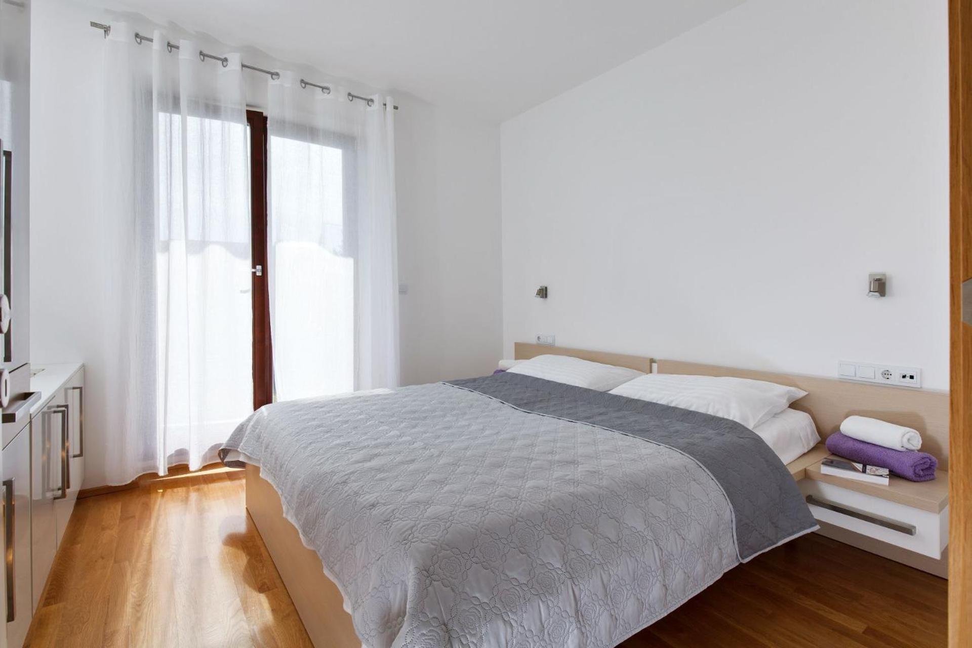 Apartment Marija - free parking Trogir Buitenkant foto